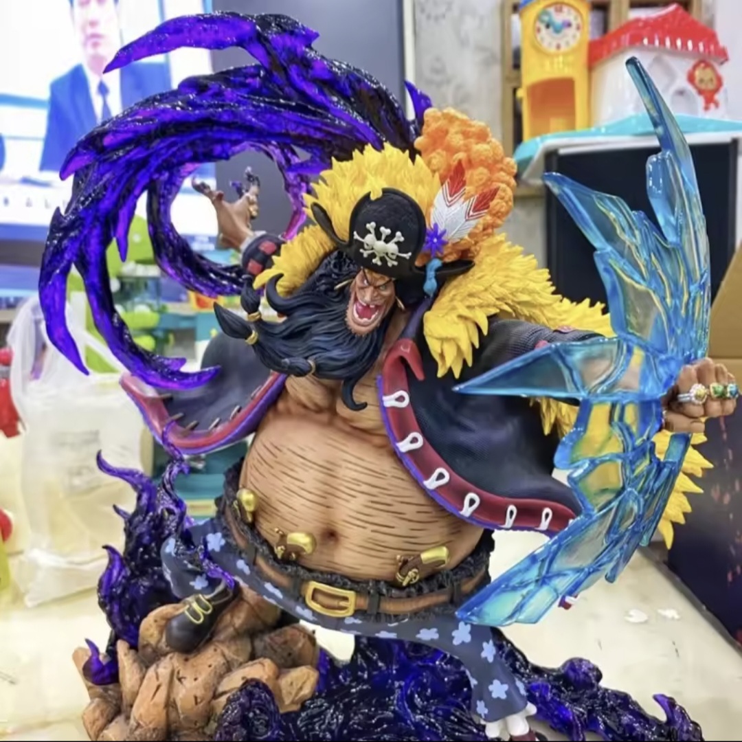 Figura Barbanegra con Den Den Mushi